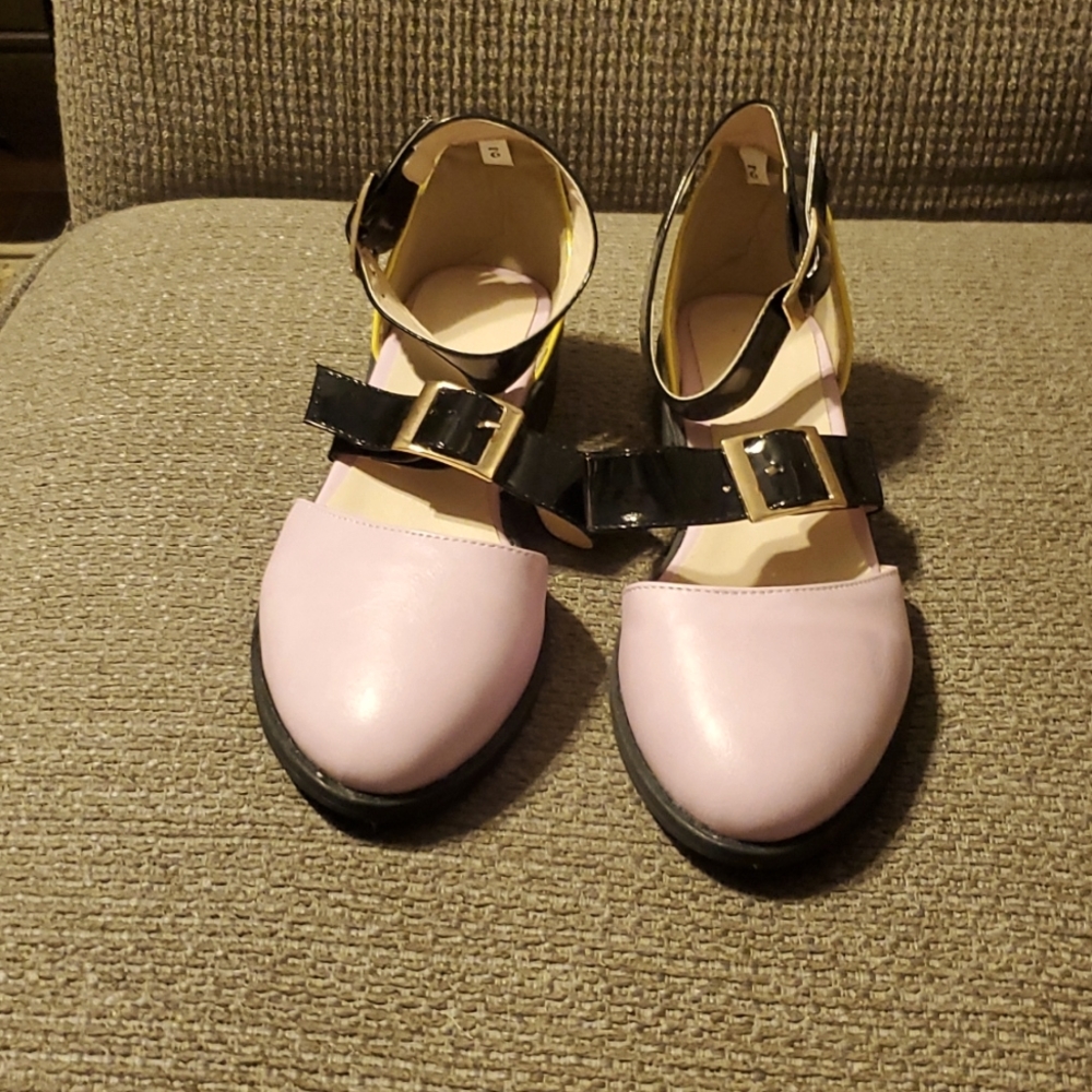 Women Shoes.